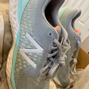 New Balance 880G10 women’s size 8.5 running shoe